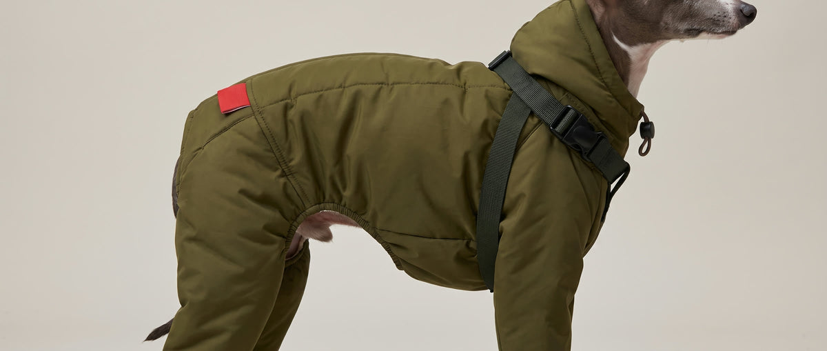 Hidden anti-pinch zipper
